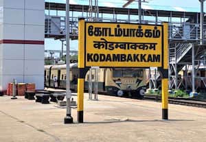 ஒரே தண்டவாளத்தில் வந்த இரு ரயில்கள்... சென்னையில் பரபரப்பு