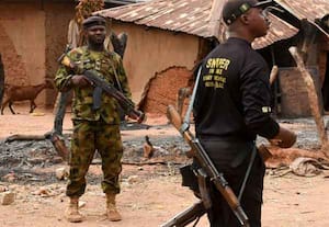 நைஜீரியா பைக் கொள்ளையர்கள் சுட்டதில் 50 பேர் பலி