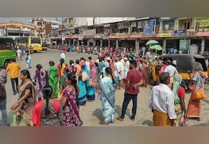  பழைய பஸ் ஸ்டாண்டில் அடிப்படை வசதியின்றி பயணிகள்  அவதி தேனி நகராட்சி நிர்வாகம் அலட்சியம்