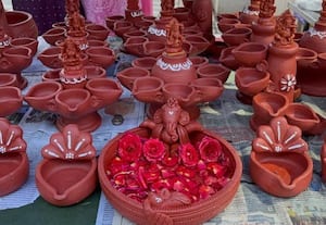  களிமண்ணில் கலை நயம் காட்டும் ஜோதி