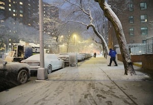  பனிப்புயல் கோரதாண்டவம் நியூயார்க்கில் அவசரநிலை