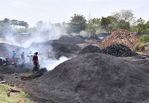  நலிவடையும் கரி மூட்டம் தொழில்