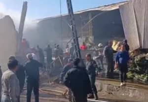 ஈரானில் விமானப்படை ஹெலிகாப்டர் காய்கறி பழங்கள் சந்தையில் கீழே விழுந்து நொறுங்கியது; விபத்தில் 4 பேர் பலி