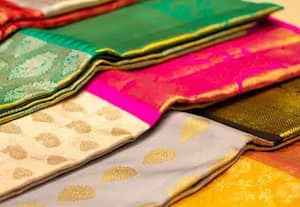 பித்தளை ஜரிகையில் பட்டு சேலை; வாடிக்கையாளர்கள் கடும் அதிர்ச்சி