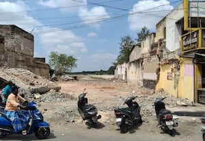    திருக்கோவிலுார் புதிய பஸ் நிலைய கட்டுமான பணி துவங்குவது.. எப்போது? . அ காலதாமத்தால் மக்கள் அதிருப்தி