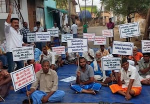  கூடலுாரில் குப்பைக் கிடங்கை இடம் மாற்ற கோரி போராட்டம்