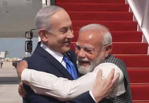 இஸ்ரேல் சென்றார் பிரதமர் மோடி; விமான நிலையத்தில் நேரில் வரவேற்றார் நெதன்யாகு 