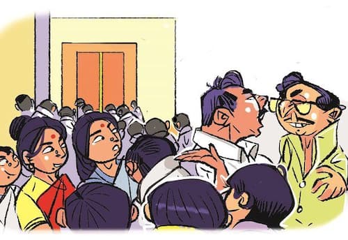  'நம்மை வெளியே தள்ளிட்டாங்களே!'