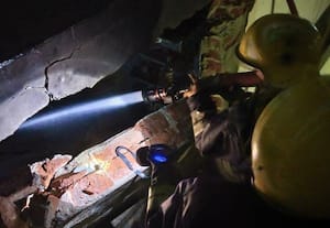  நகை பட்டறையில் தீ விபத்து ஊழியர்கள் 7 பேர் பலத்த காயம் நகை பட்டறையில் பயங்கர விபத்து