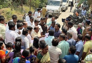  ஆக்கிரமிப்பு கோவில் இடிப்பு பணி தற்காலிகமாக நிறுத்திவைப்பு 