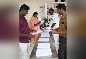  ஓட்டுச்சாவடி மையங்களில் வாக்காளர் பட்டியல் நகல்