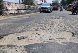  பள்ளங்களால் வாகனங்களுக்கு  ஆபத்து