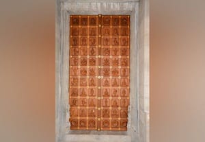  பத்து அவதாரங்களின் சிற்பங்கள்! தரிசனத்துக்கு வரும் பக்தர்களை வியக்க வைக்கும்