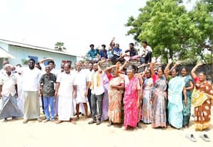  கோயிலை இடிக்க எதிர்ப்பு கிராம மக்கள் போராட்டம்