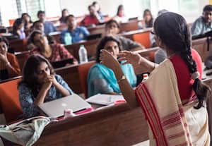  கவுரவ விரிவுரையாளர்களுக்கு ரூ.5,000 ஊதியம் உயர்வு அறிவிப்பு; பணி புறக்கணிப்பு போராட்டம் வாபஸ்