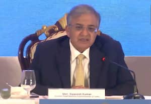 தமிழகத்தில் ஆண்களை விட 12 லட்சம் பெண் வாக்காளர்கள் அதிகம்; தேர்தல் ஆணையம்