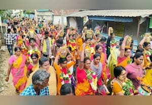  காரைக்குடி கோயிலில் பக்தர்கள் பால்குடம்