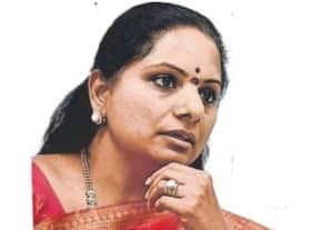  தெலுங்கானாவில் பி.ஆர்.எஸ்., கட்சிக்கு சிக்கல்: தந்தையை எதிர்த்து புதுக்கட்சி துவக்குகிறார் கவிதா?