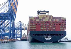 மத்திய கிழக்கில் போர் எதிரொலி; கச்சா எண்ணெய் விலை உயரும் அபாயம்