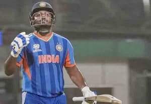 சாம்சன் விளாசல்... அரையிறுதியில் இந்தியா