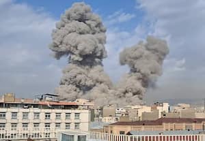 போர் பதற்றம் சூழ்ந்துள்ள நாடுகளில் வசிக்கும் இந்தியர்கள்; யு.ஏ.இ.,யில் அதிகம்