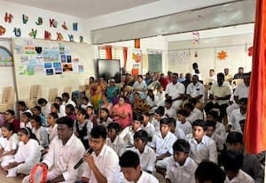  'பெற்றோரே குழந்தைகளின் முதல் ஆசிரியர்கள்'