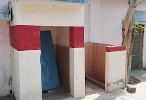  அங்கன்வாடி கழிப்பறை சேதம்; சீரமைக்க பெற்றோர் கோரிக்கை