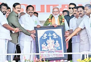  'தமிழகத்தில் இருண்ட ஆட்சியை அகற்ற மோடி வந்துள்ளார்' : மதுரை பிரசார கூட்டத்தில் தலைவர்கள் பேச்சு