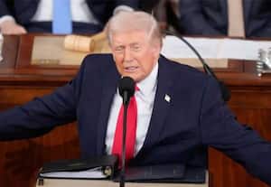 ஈரான் ராணுவம் ஆயுதங்களை கைவிட்டு சரண் அடைய வேண்டும்: டிரம்ப்