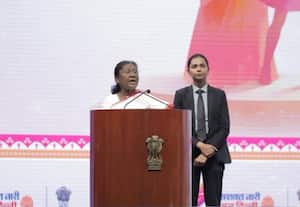 டில்லி அரசின் நான்கு பெண்கள் நலத் திட்டங்களை தொடங்கி வைத்தார் ஜனாதிபதி முர்மு