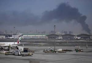  விமான நிலையங்கள் மூடல்; சேவைகள் ரத்து: துபாய்க்கான டிக்கெட் விற்பனை ஜோர்