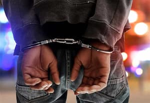  நகையை கொள்ளையடிக்க கேன்டீன் உரிமையாளர் கொலை: நான்கு பேர் கைது; சொகுசு கார் பறிமுதல்