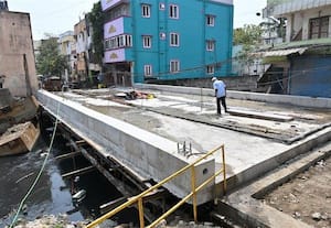  தினமலர் செய்தி எதிரொலி - அரும்பாக்கத்தில் வேகமெடுத்த கூவம் தரைப்பாலம் பணிகள்