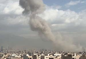 ஐக்கிய அரபு அமீரகத்தில் தவிக்கும் இந்தியர்கள் விழிப்புடன் இருங்கள்; உதவி எண்களை வெளியிட்டு மத்திய அரசு அறிவுறுத்தல்