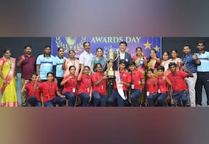  ஏ.வி.பி. மெட்ரிக் பள்ளி விருது வழங்கும் விழா