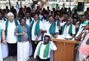  வருவாய் துறை அலுவலர்கள் சாலை மறியல்