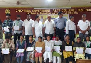  யோகா பயிற்சி நிறைவு மாணவர்களுக்கு சான்றிதழ்