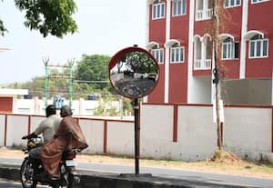  கோவை ரோட்டில் குவி கண்ணாடி அமைப்பு தினமலர் செய்தி எதிரொலி