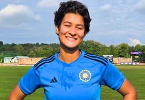 தீயா யாதவ் இரட்டை சதம் * 'ஒன் டே' டிராபி தொடரில்...