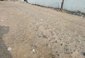  டாக்கா நகர் சாலையை சீரமைக்க கோரிக்கை