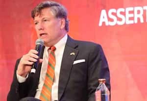 சீனாவை போல  இந்தியாவை  போட்டியாளராக மாற விடமாட்டோம்: அமெரிக்க அமைச்சர் பேச்சு