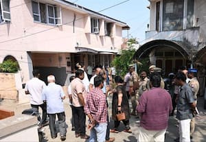  டாக்டரின் தாயை கொன்று நகை கொள்ளை கோவை அடுக்குமாடி குடியிருப்பில் துணிகரம் 