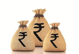  நாங்குநேரியில் கொல்லப்பட்ட இளைஞர் குடும்பத்துக்கு காங்., ரூ.6 லட்சம் நிதி