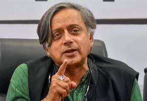 ரஷ்ய கச்சா எண்ணெய் வாங்க அமெரிக்கா விலக்கு அளித்த விவகாரம்; மத்திய அரசுக்கு சசி தரூர் ஆதரவு