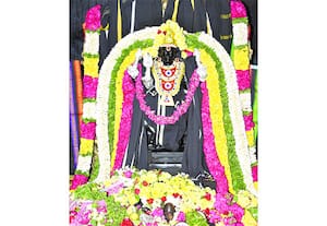 காசி சனீஸ்வரர் கோவிலில்  சனிப்பெயர்ச்சி விழா