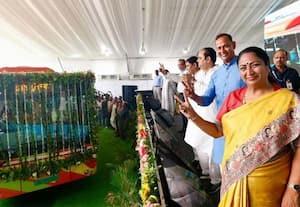  பஸ்சில் முதல்வர் பயணம்