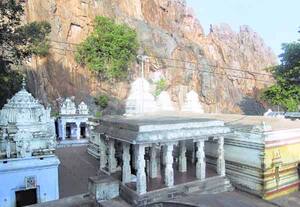 வற்றாத, நோய் தீர்க்கும் தீர்த்தம் கொண்ட தீர்த்தமலை