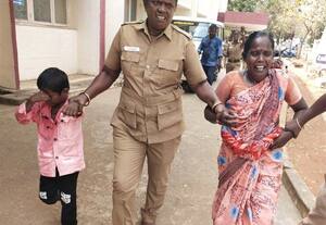  கடன் தொல்லையால் தீக்குளிக்க முயற்சி