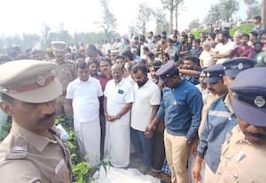  யானை தாக்கி இருவர் பலி மக்கள் மறியல் போராட்டம்