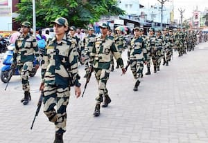  மத்திய பாதுகாப்பு படை வீரர்கள் கொடி ஊர்வலம்